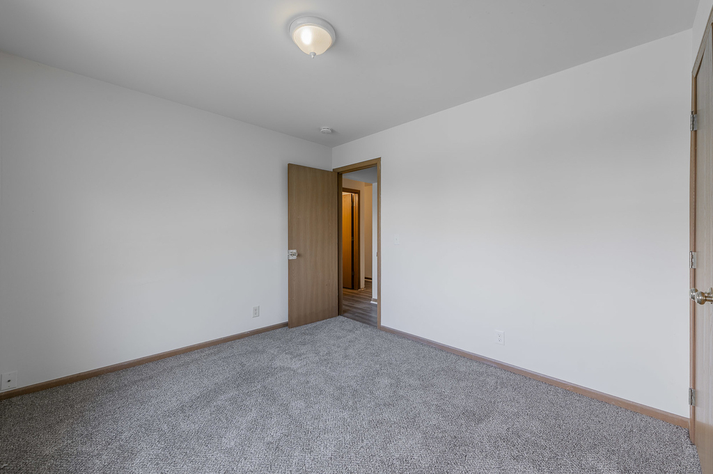 915 Spiros Court - Photo 8