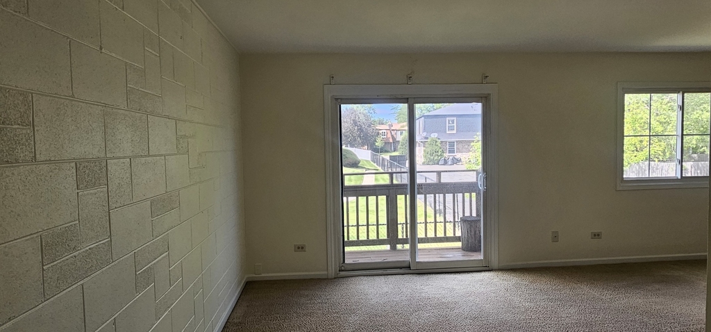 833 Village Quarter Road - Photo 2