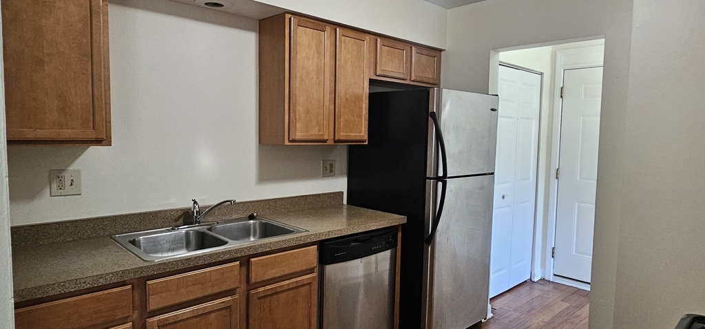 833 Village Quarter Road - Photo 8