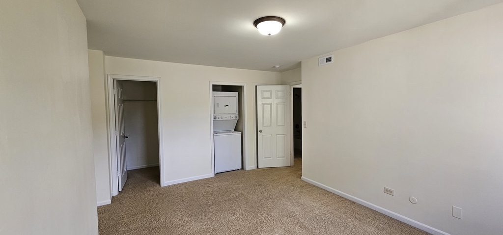 833 Village Quarter Road - Photo 17