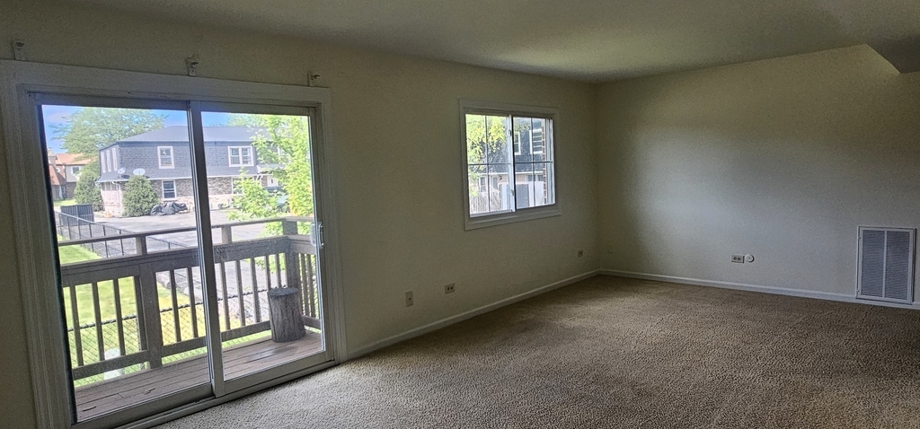 833 Village Quarter Road - Photo 3