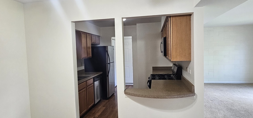 833 Village Quarter Road - Photo 10