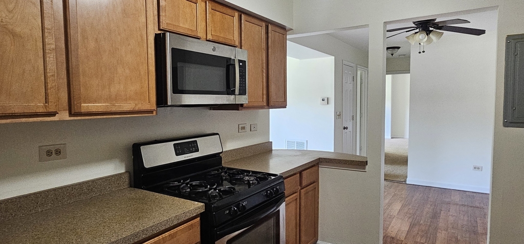833 Village Quarter Road - Photo 5