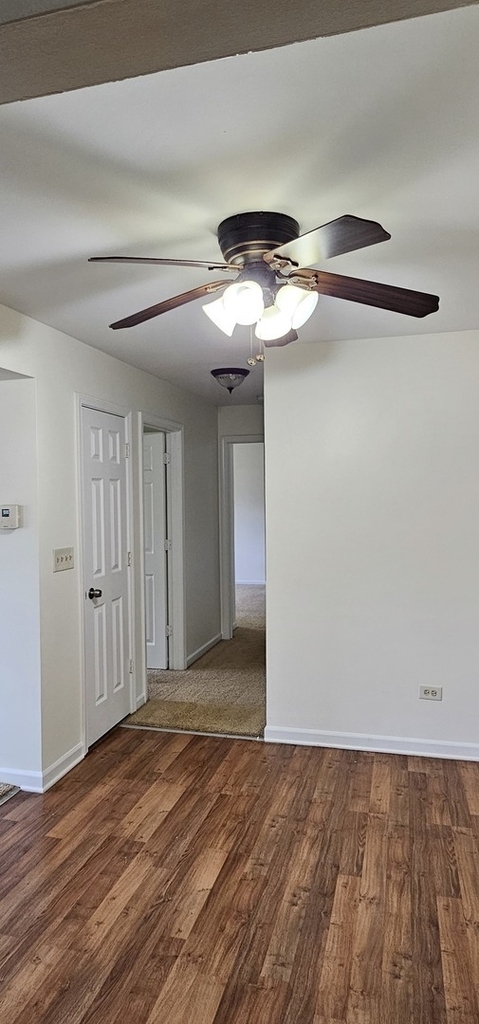 833 Village Quarter Road - Photo 14