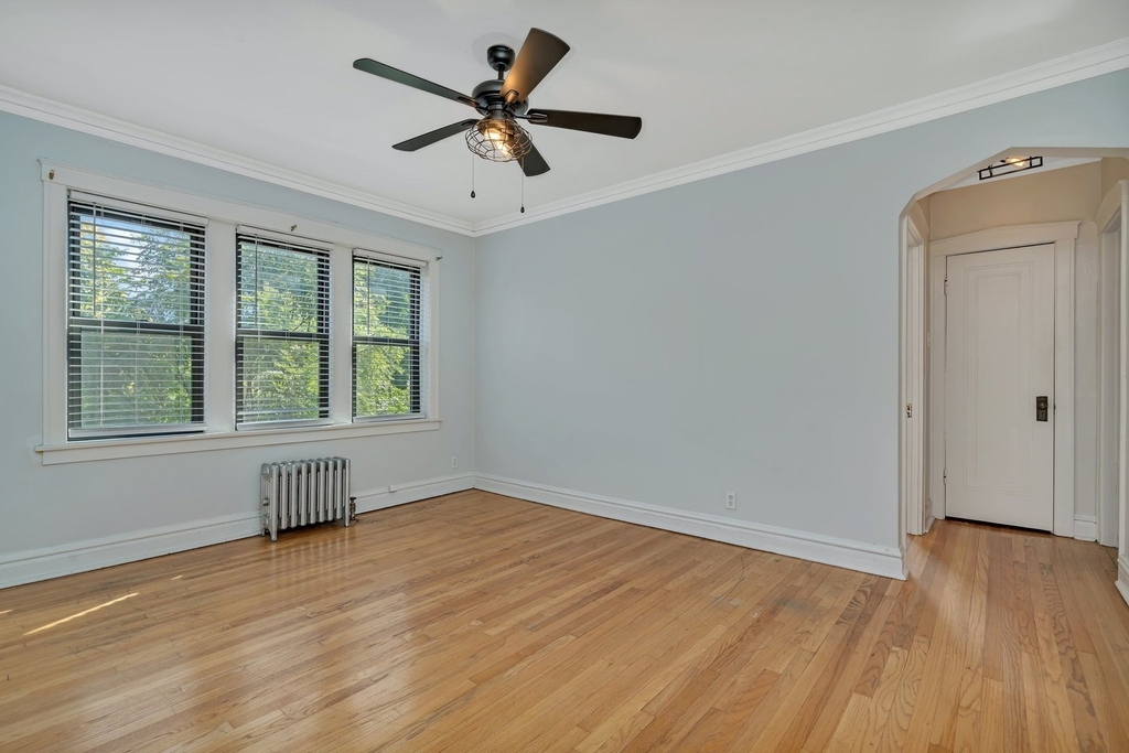 317 W Calendar Avenue - Photo 8