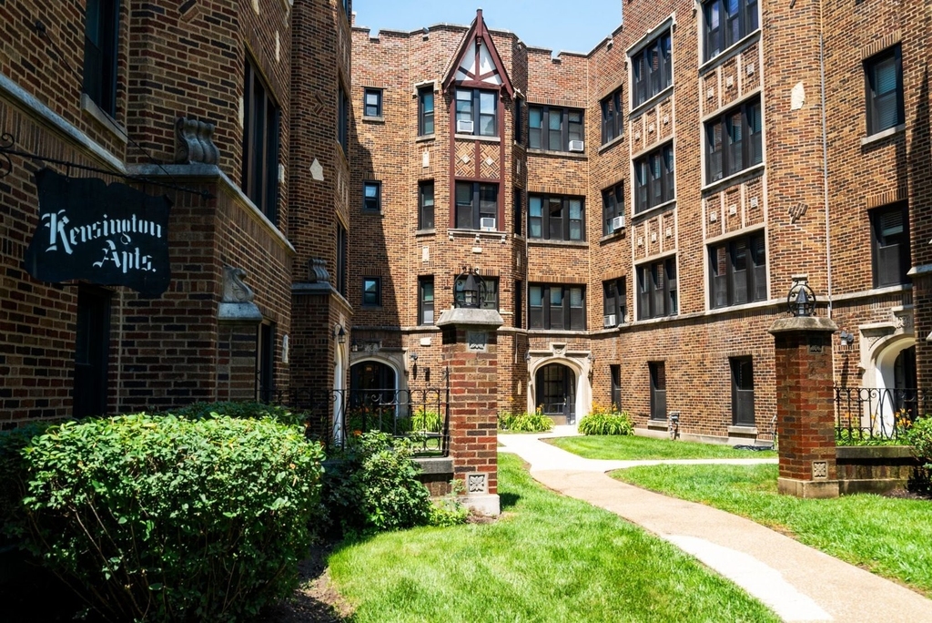 317 W Calendar Avenue - Photo 0