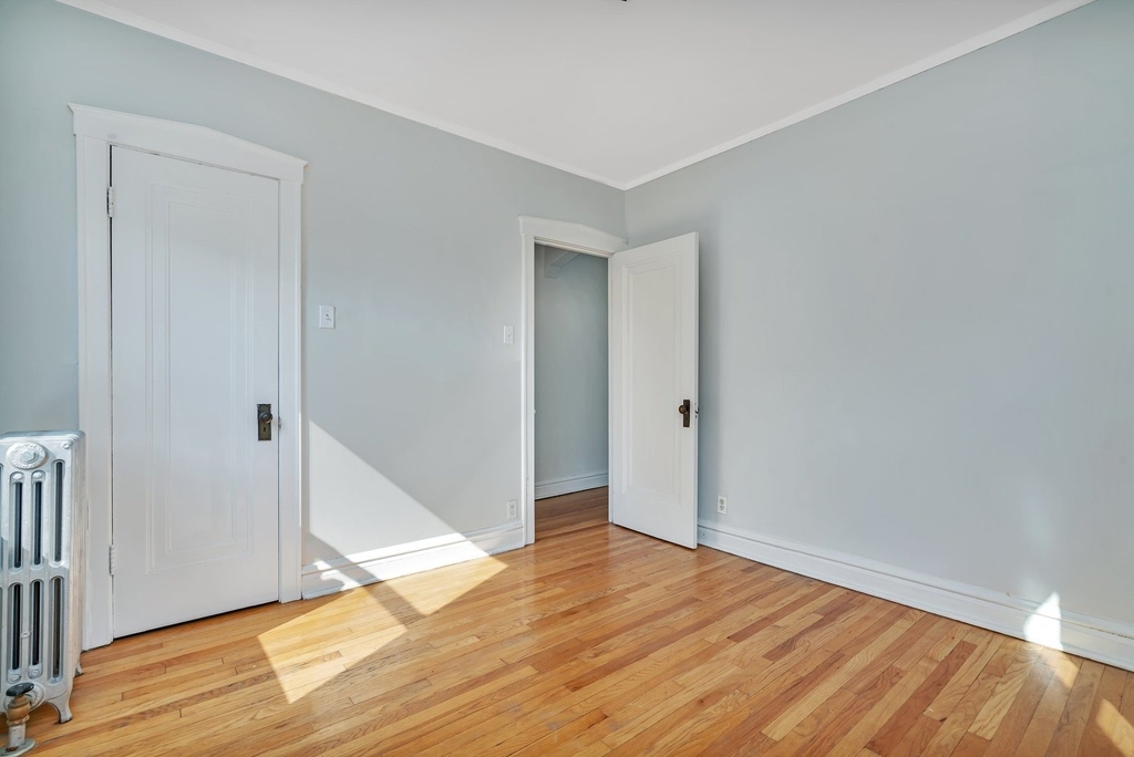 317 W Calendar Avenue - Photo 6