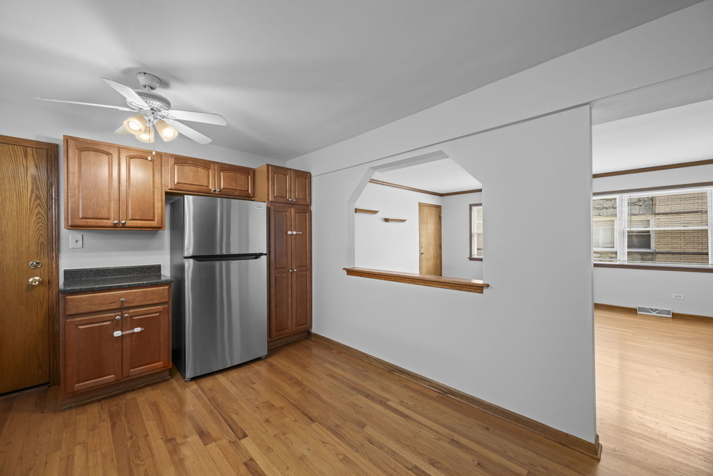 8610 W Summerdale Avenue - Photo 8