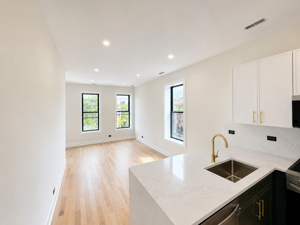 1416 N Maplewood Avenue - Photo 1