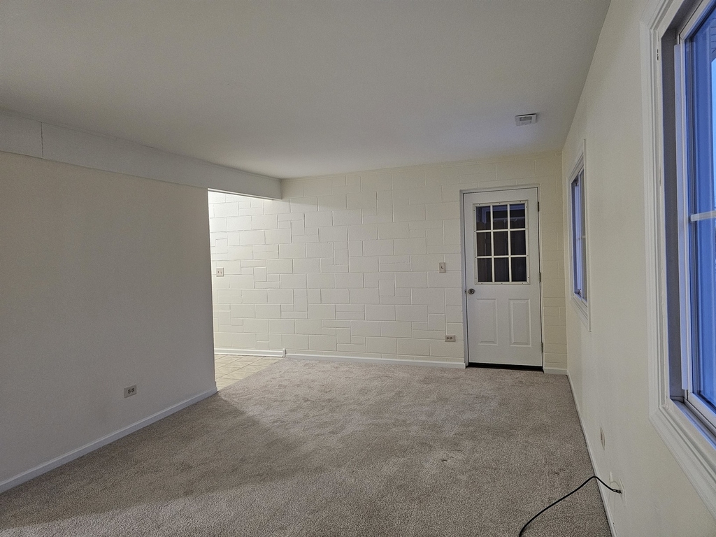 833 Village Quarter Road - Photo 6