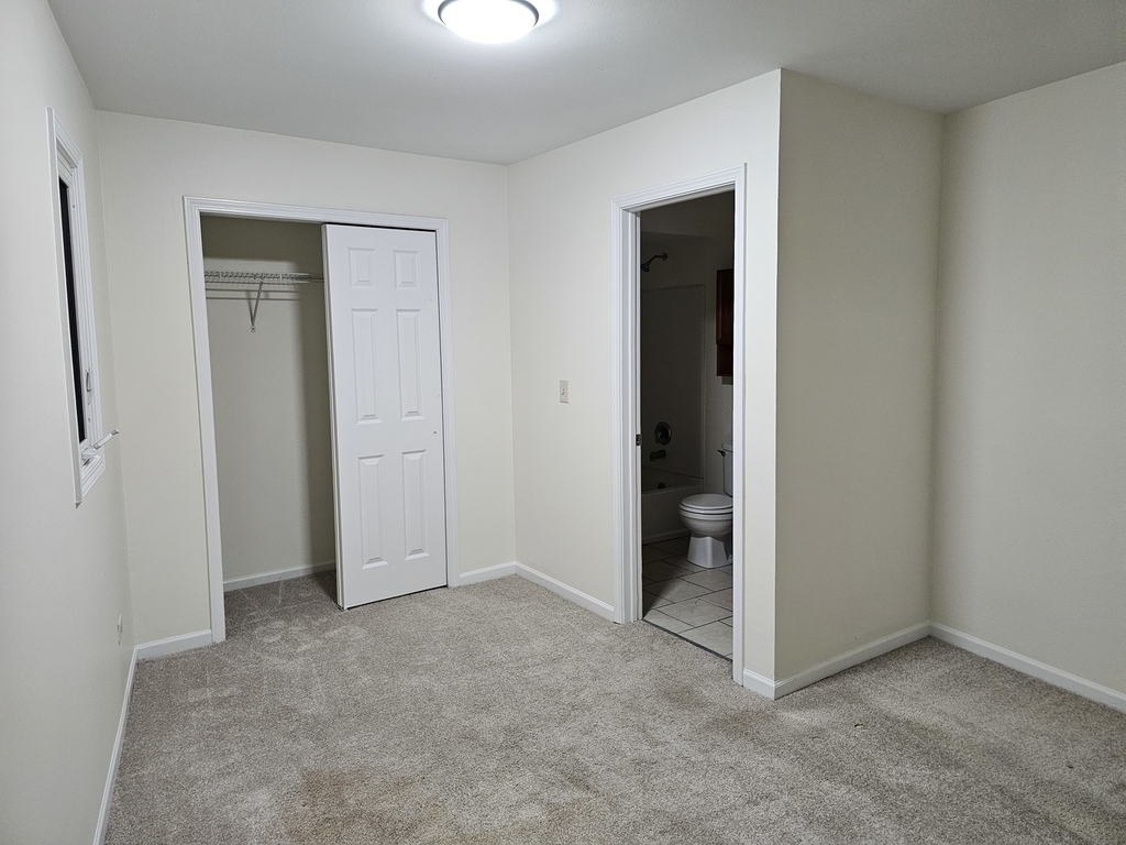 833 Village Quarter Road - Photo 15