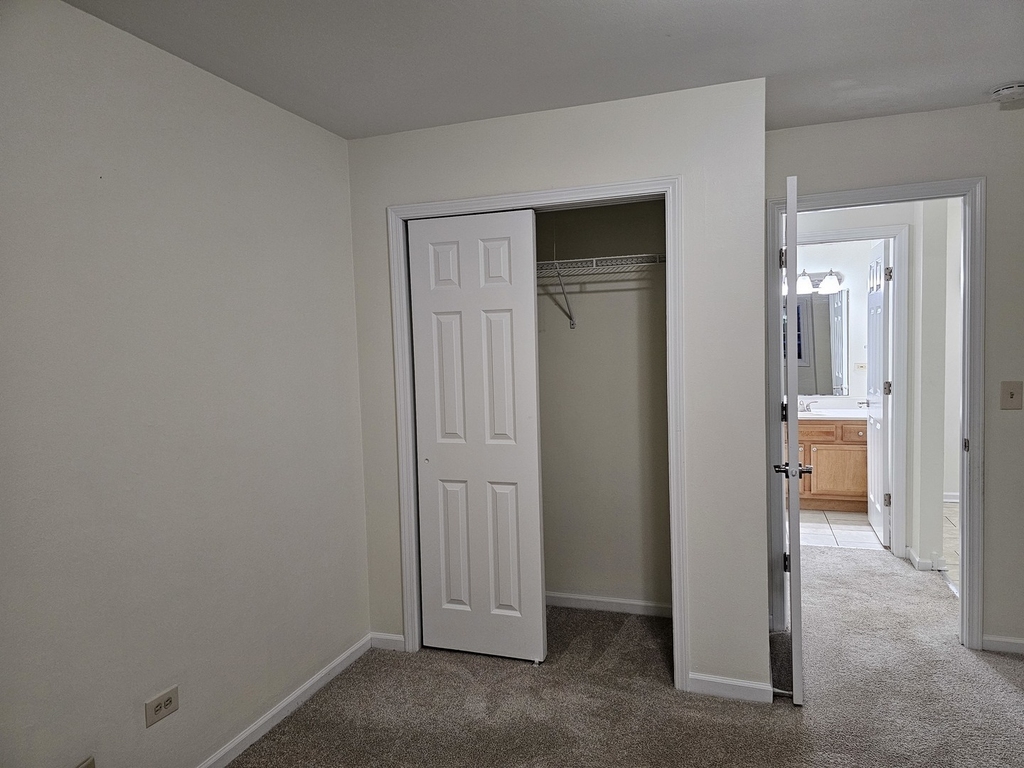 833 Village Quarter Road - Photo 23