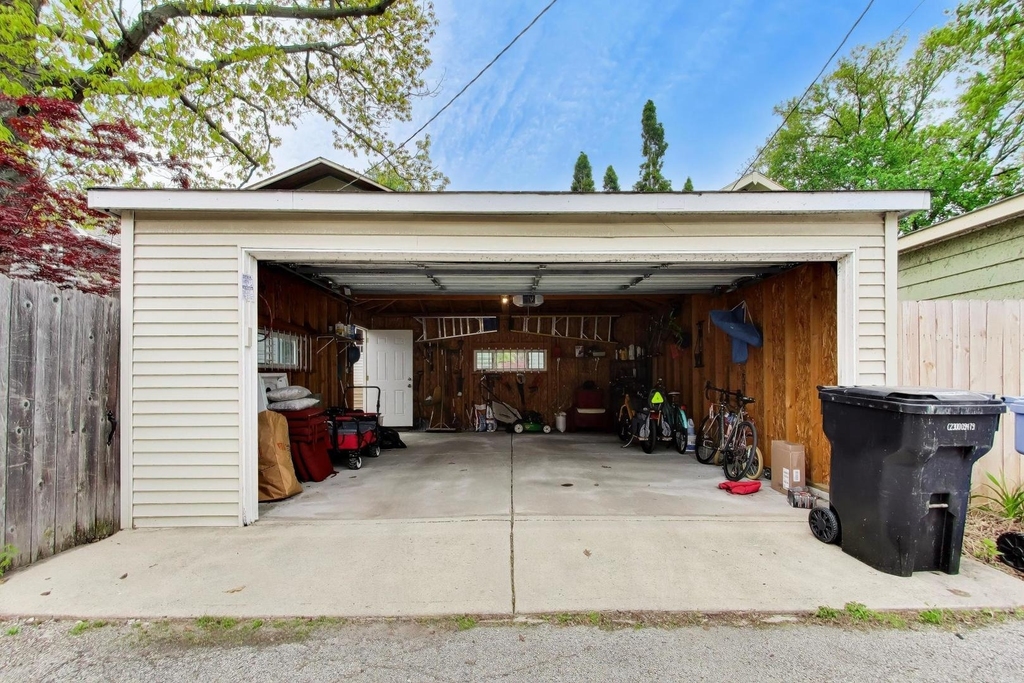 3926 N Ridgeway Avenue - Photo 34
