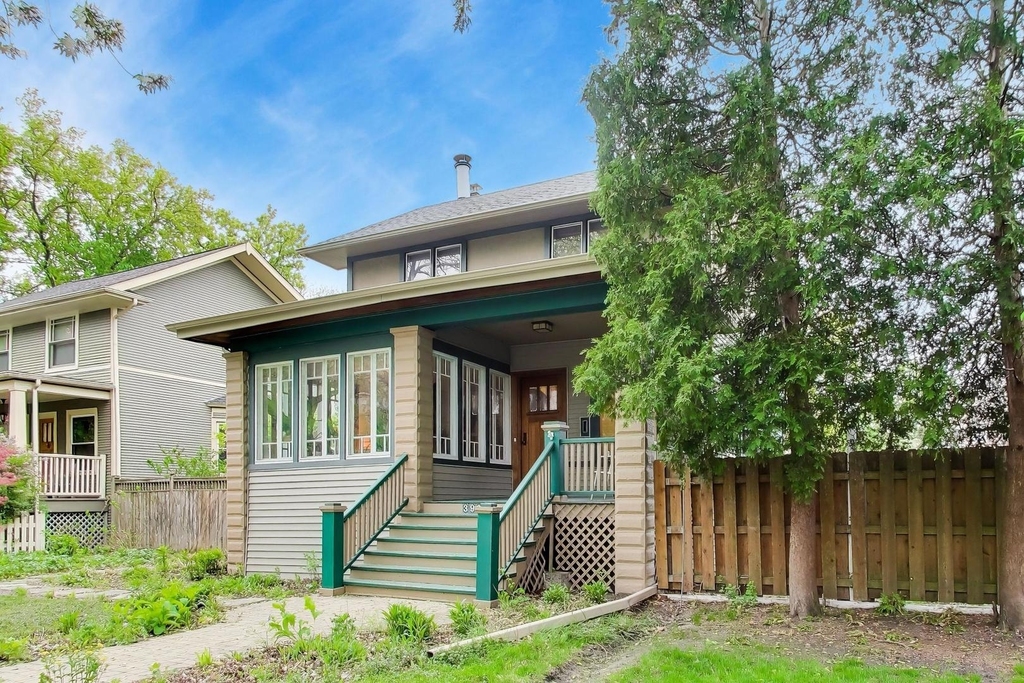 3926 N Ridgeway Avenue - Photo 2