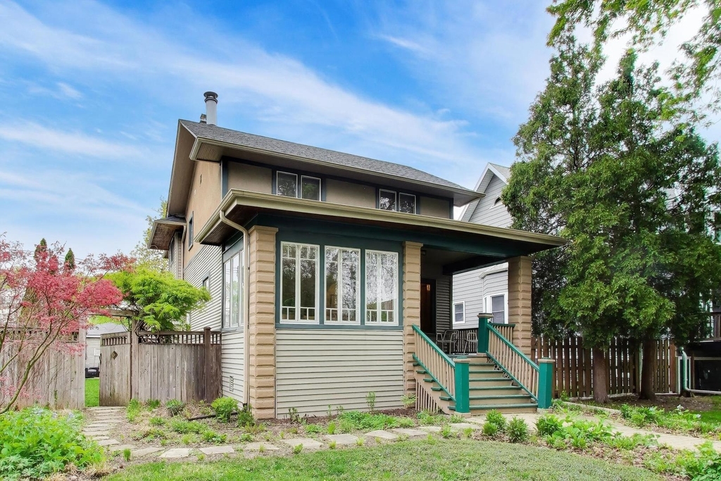3926 N Ridgeway Avenue - Photo 0