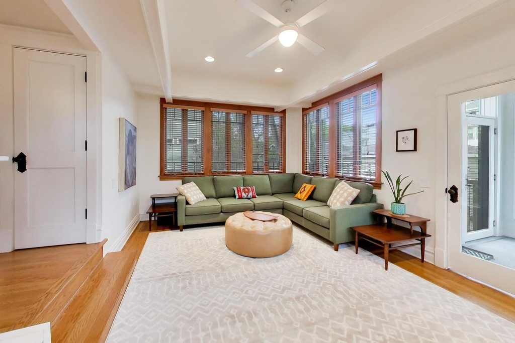 3926 N Ridgeway Avenue - Photo 13