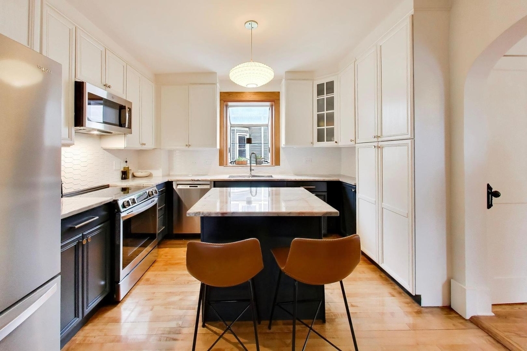 3926 N Ridgeway Avenue - Photo 10