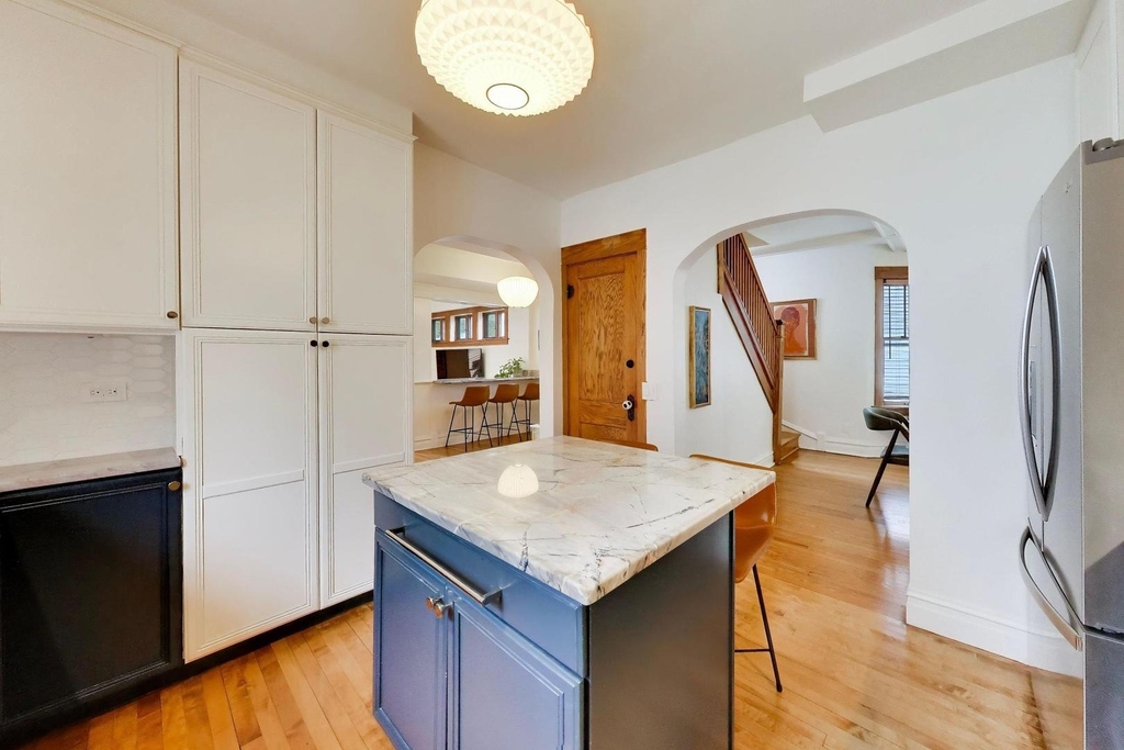 3926 N Ridgeway Avenue - Photo 12