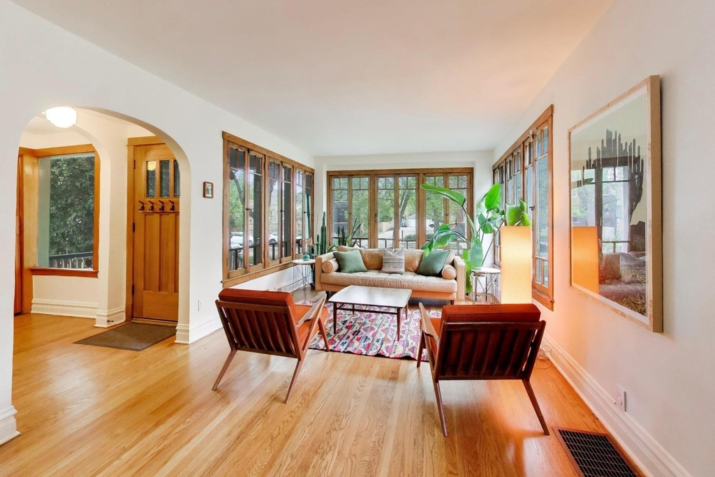 3926 N Ridgeway Avenue - Photo 6