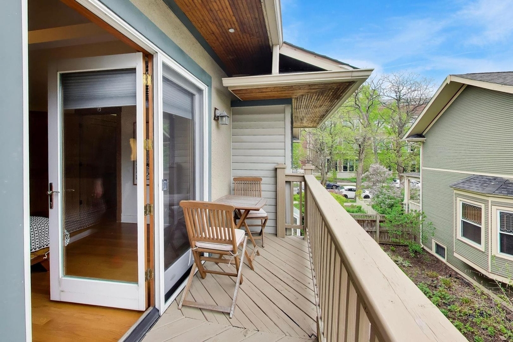 3926 N Ridgeway Avenue - Photo 19