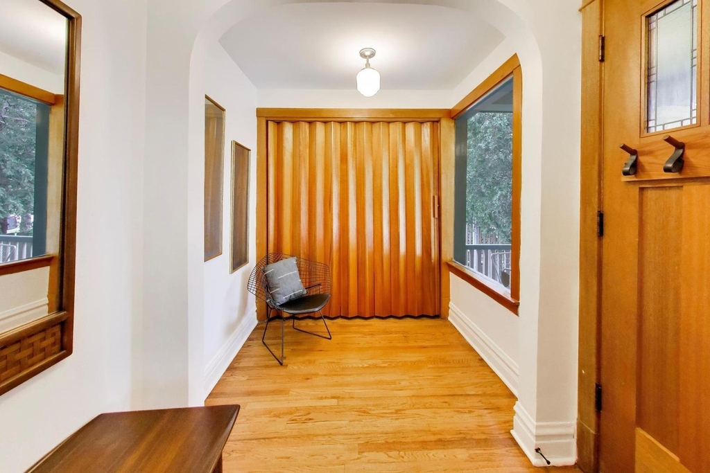 3926 N Ridgeway Avenue - Photo 4