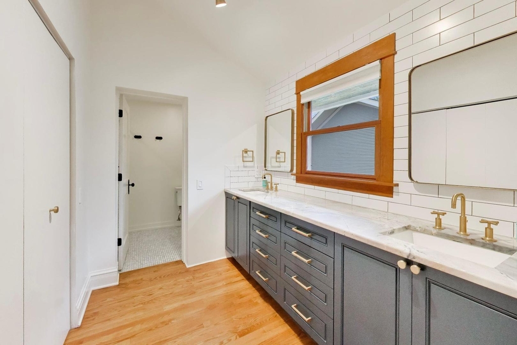3926 N Ridgeway Avenue - Photo 18
