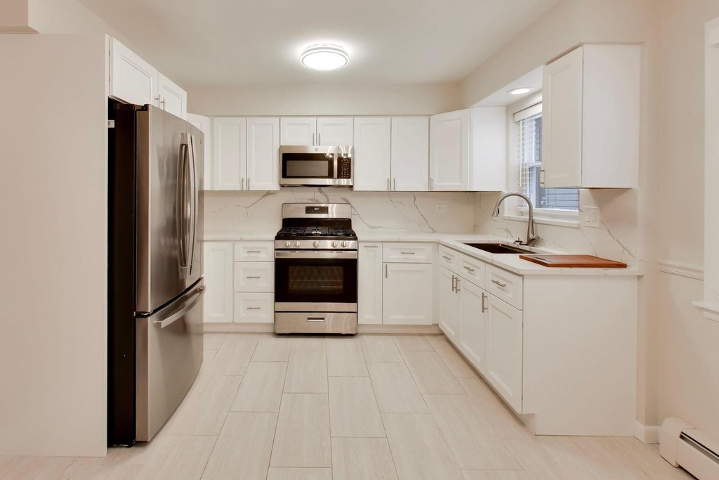 8212 W Walsh Lane - Photo 2