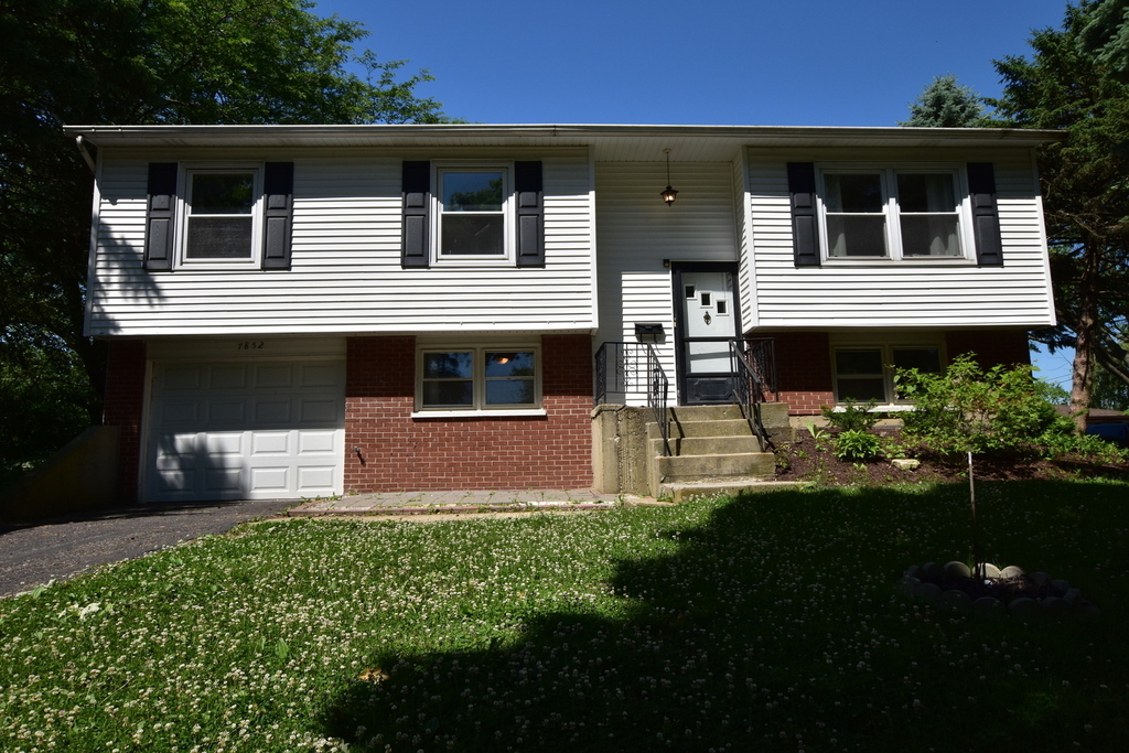 7852 Sprucewood Avenue - Photo 2