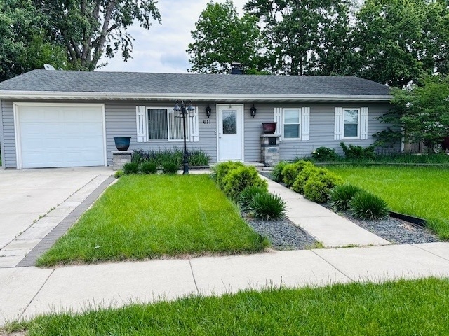611 Nelson Avenue - Photo 0