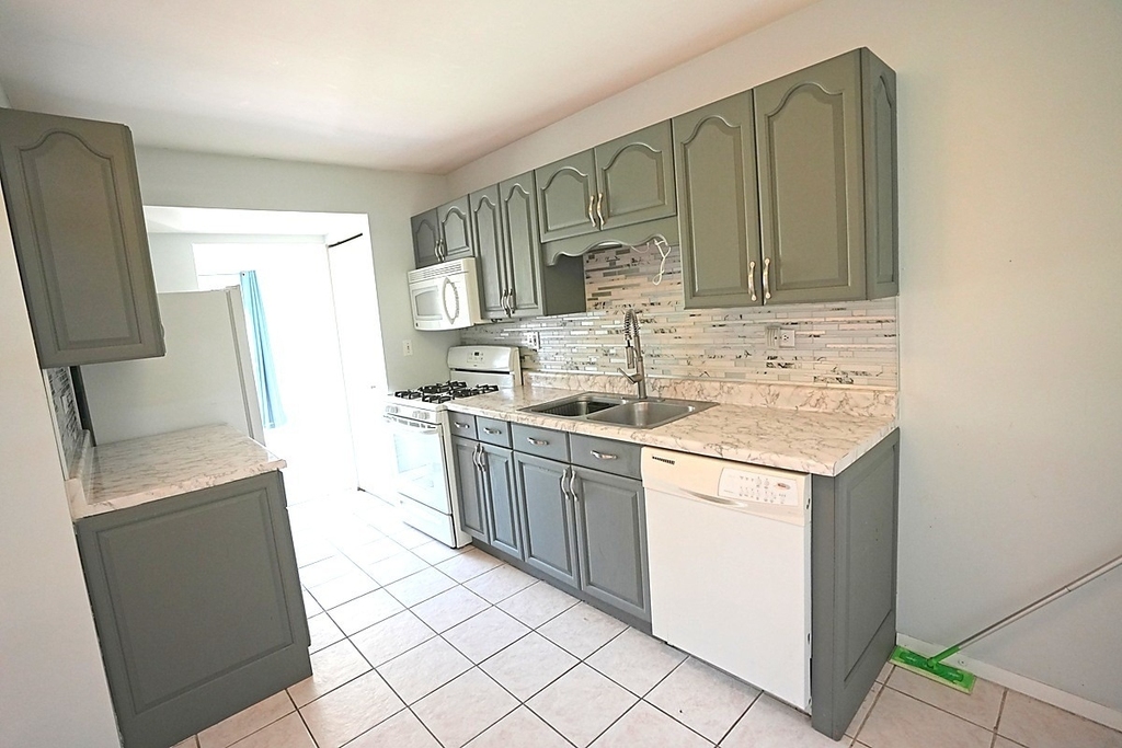 2684 Waterford Court - Photo 8