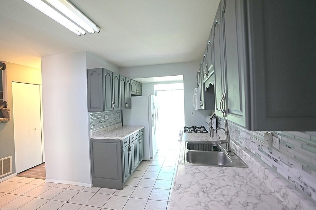 2684 Waterford Court - Photo 9