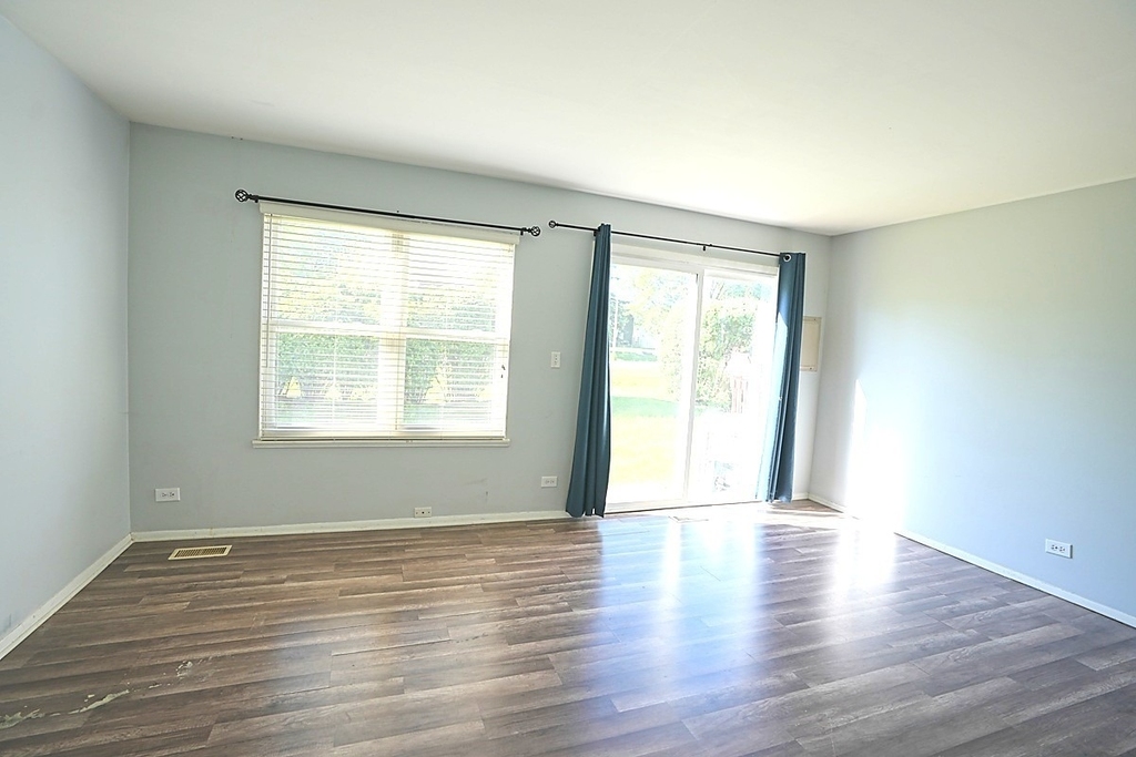 2684 Waterford Court - Photo 3