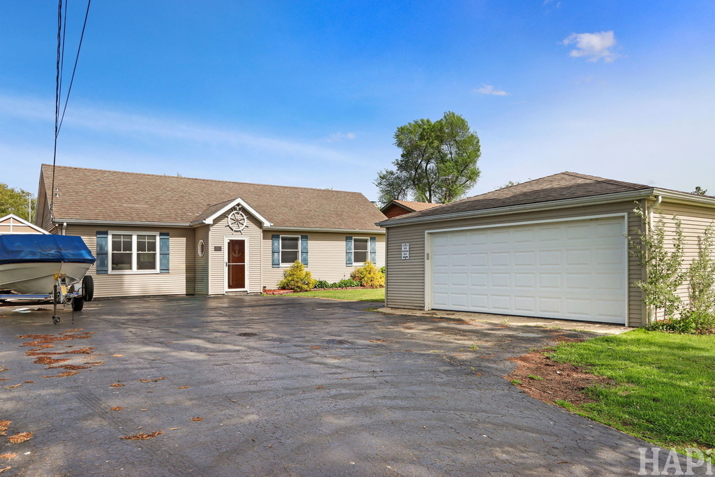 707 Kingston Boulevard - Photo 2