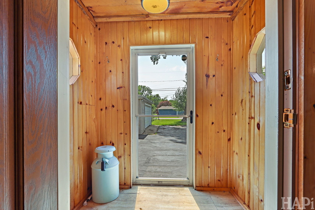 707 Kingston Boulevard - Photo 4