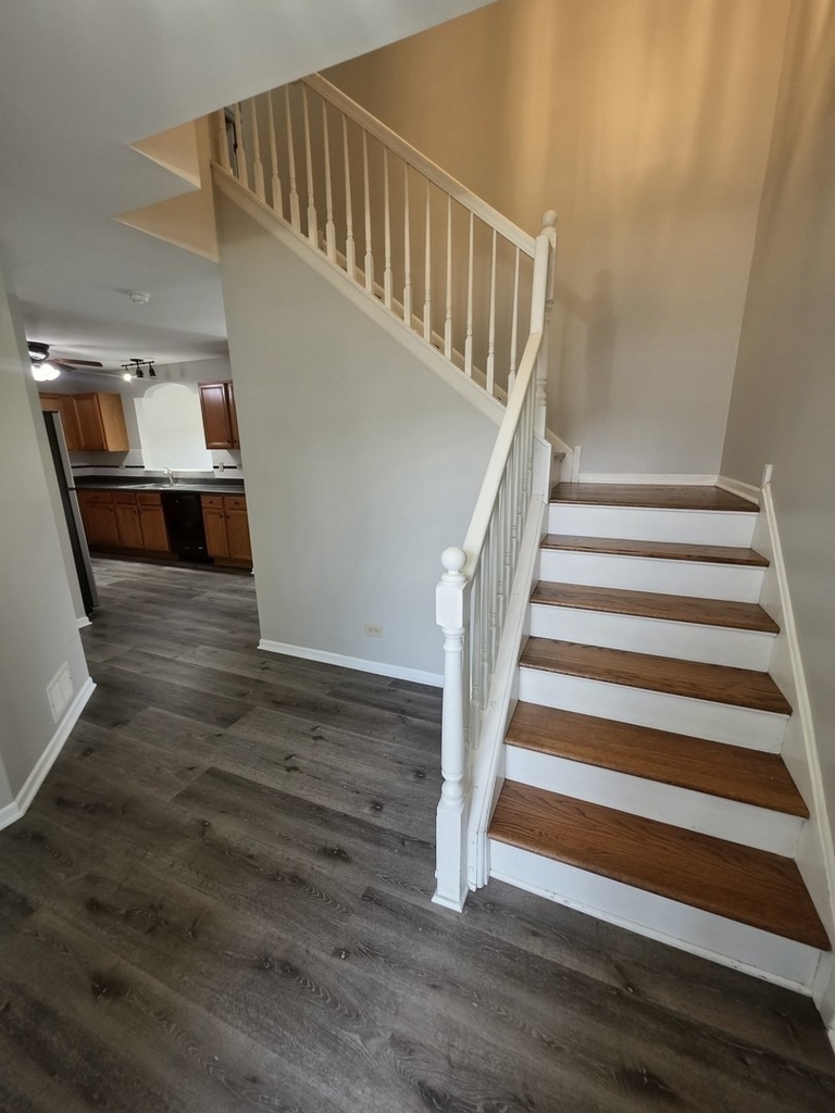 675 Fieldcrest Drive - Photo 4