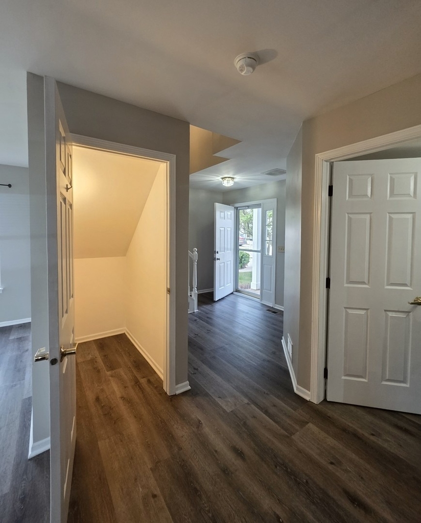 675 Fieldcrest Drive - Photo 5