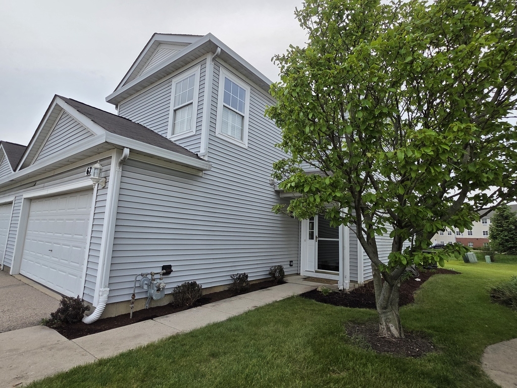 675 Fieldcrest Drive - Photo 1