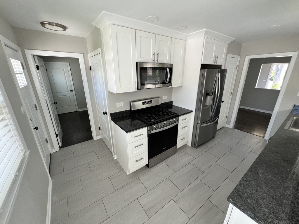 328 4th Street - Photo 2