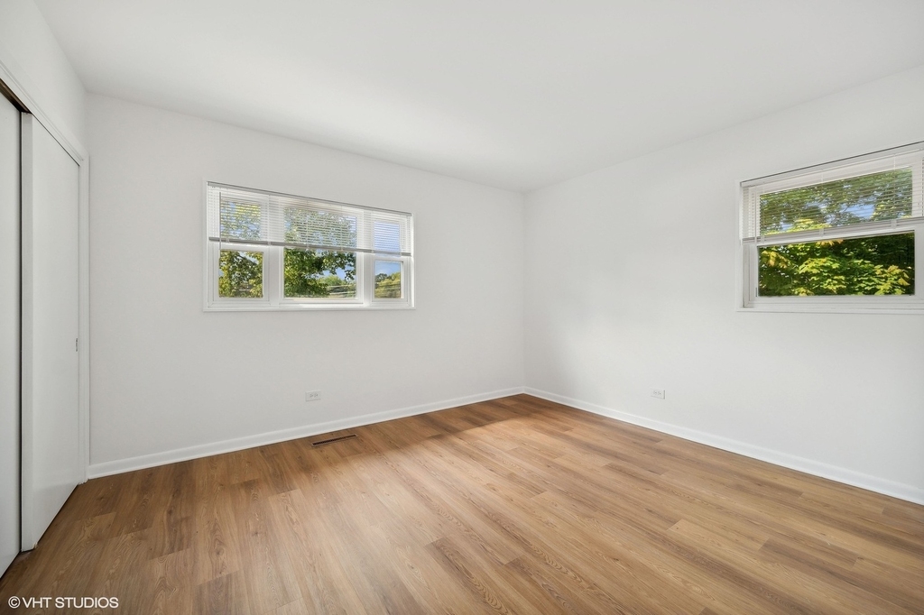 528 Poplar Drive - Photo 7