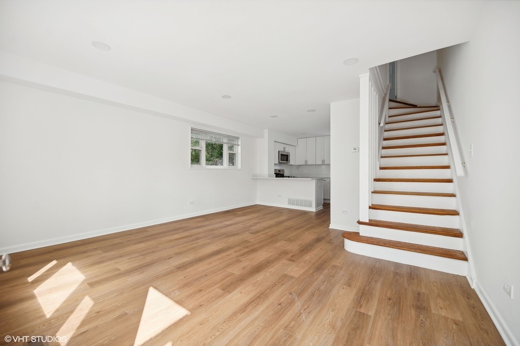 528 Poplar Drive - Photo 1