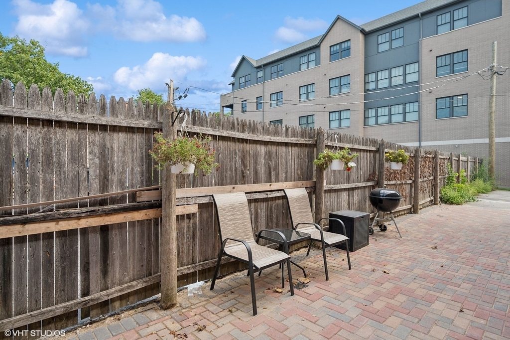 528 Poplar Drive - Photo 11