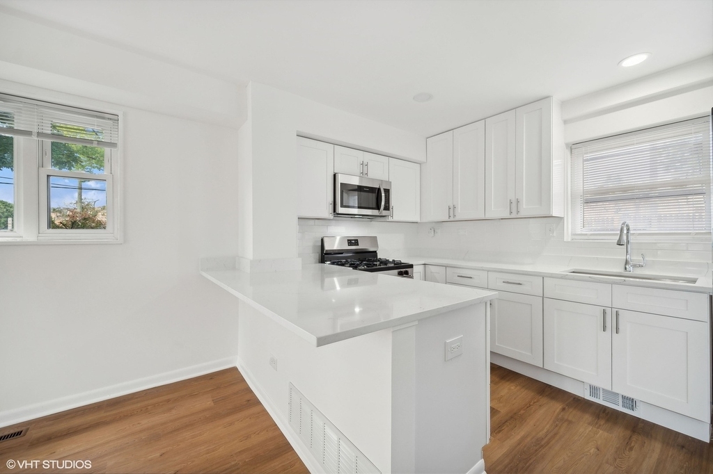 528 Poplar Drive - Photo 4