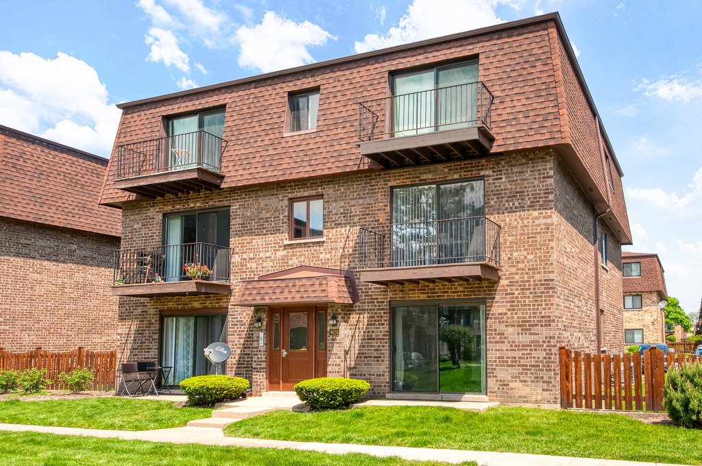 9620 Bianco Terrace - Photo 0