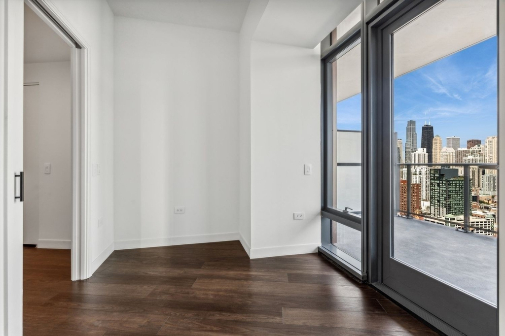 350 N Canal Street - Photo 8