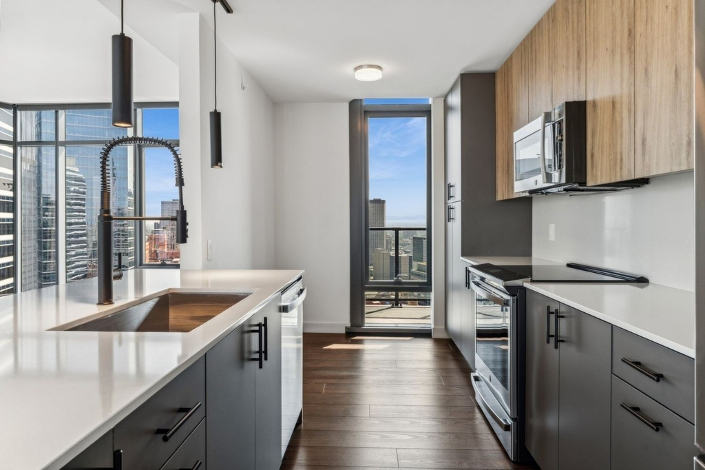 350 N Canal Street - Photo 4