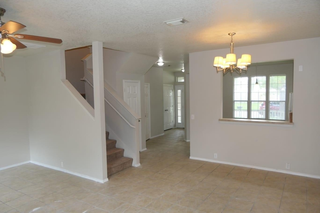 2114 Village Crossing Trail - Photo 4
