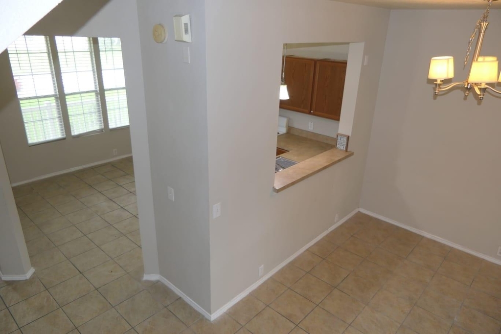 2114 Village Crossing Trail - Photo 3