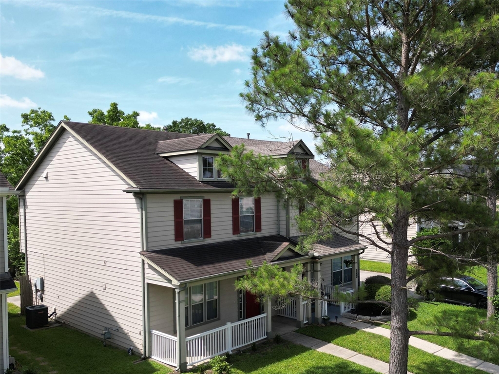 2114 Village Crossing Trail - Photo 0