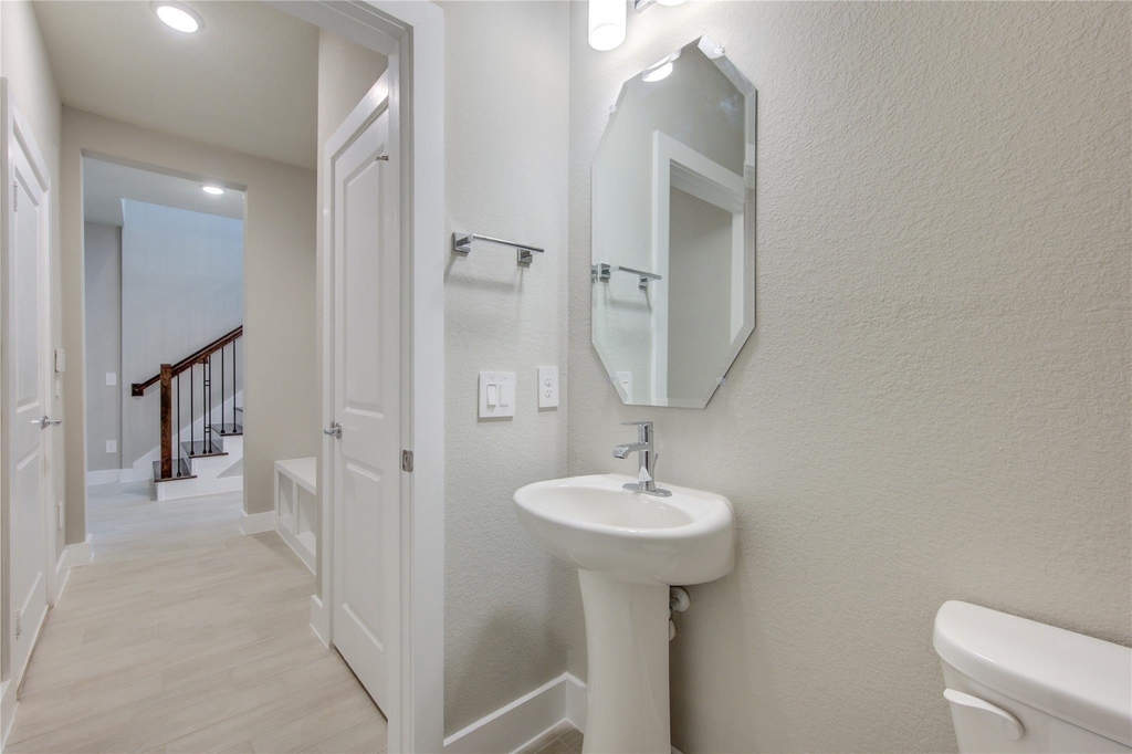 1709 Summerlyn - Photo 6