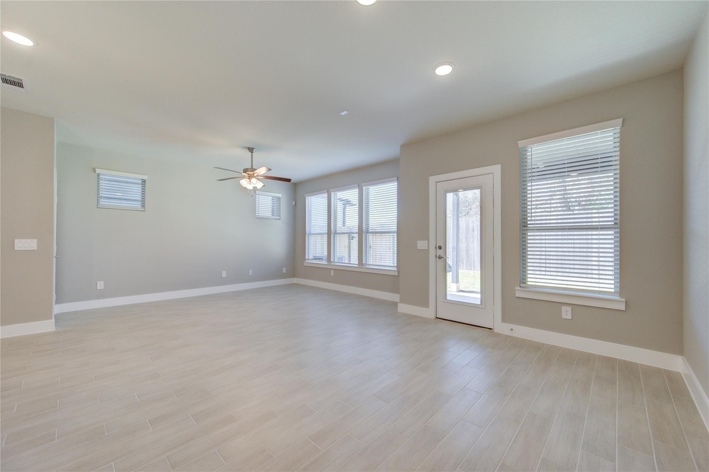 1709 Summerlyn - Photo 20